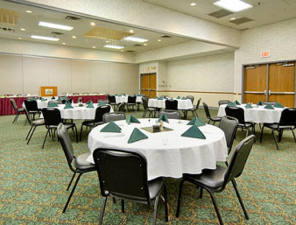 Days Inn By Wyndham Kirksville Étterem fotó
